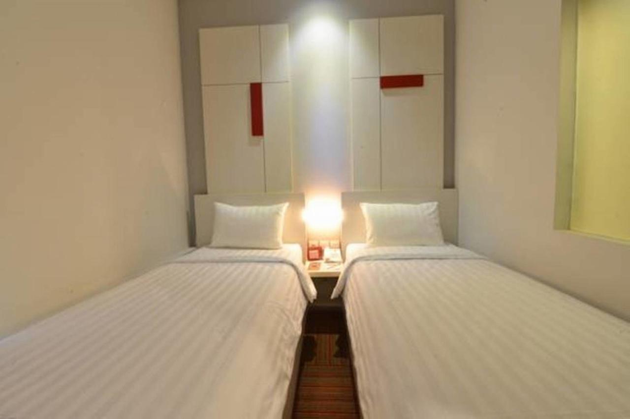D'Hotel Jakarta Exterior foto