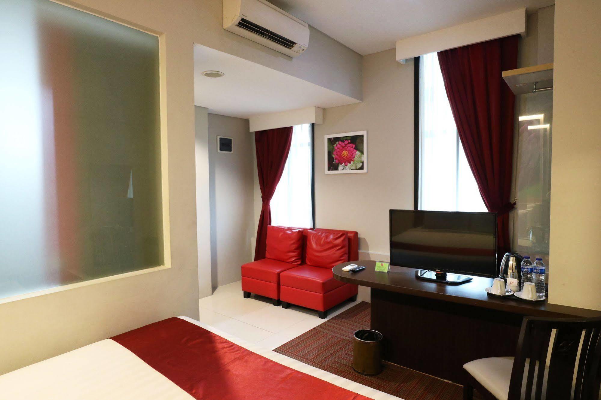 D'Hotel Jakarta Exterior foto