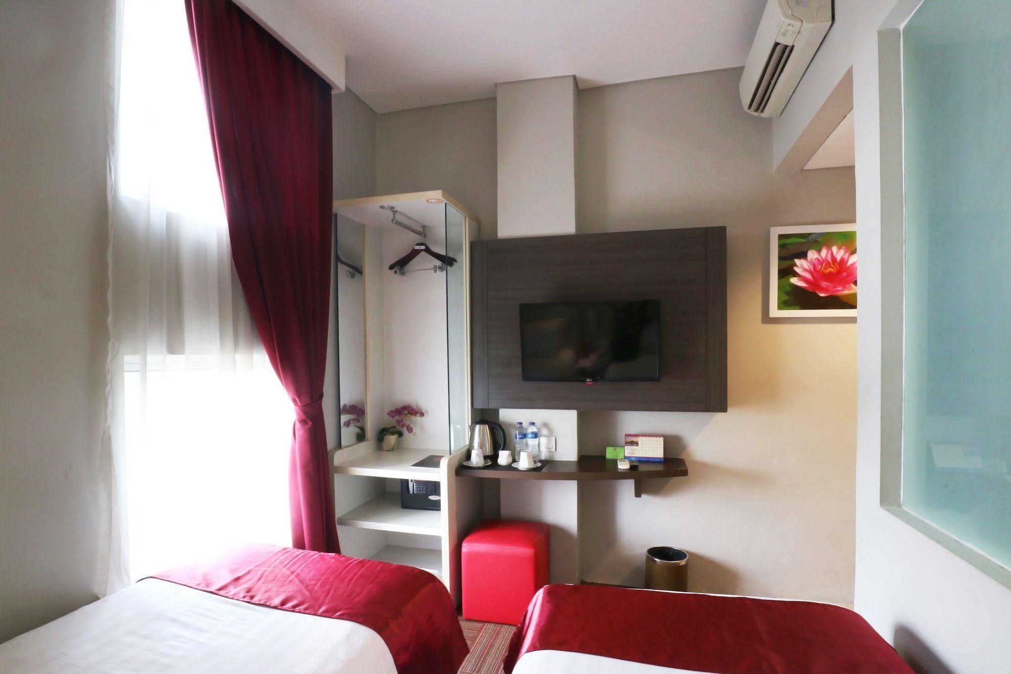 D'Hotel Jakarta Exterior foto