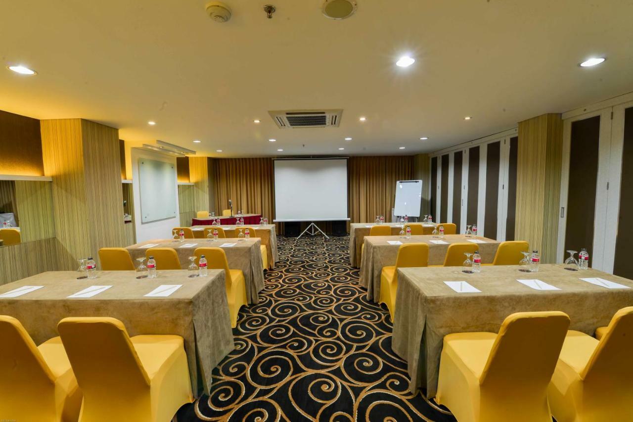 D'Hotel Jakarta Exterior foto